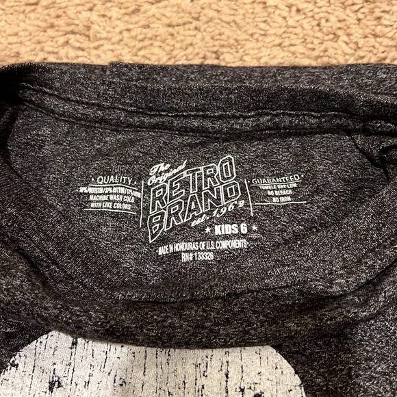 Stud Muffin Retro brand long sleeve tee.  Size 6.  Excellent condition. - Picture 3 of 3